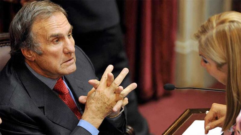 El presidente, la vicepresidenta, funcionarios y dirigentes manifestaron pesar por el fallecimiento