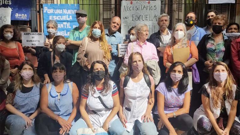 Concentración y radio abierta en la legislatura porteña contra la venta de un terreno en Comuna 5