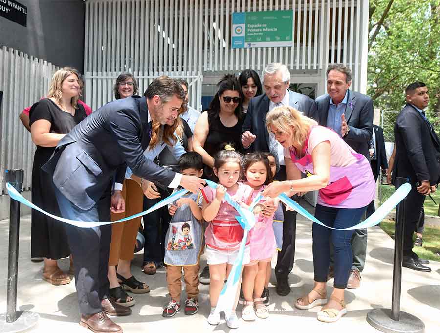 El presidente encabezó en Pilar el acto de finalización de 30 Centros de Desarrollo Infantil en seis provincias