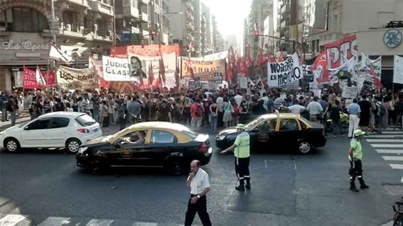 Organizaciones sociales protestan en Jefatura de Gobierno porteño contra “recortes” en Presupuesto
