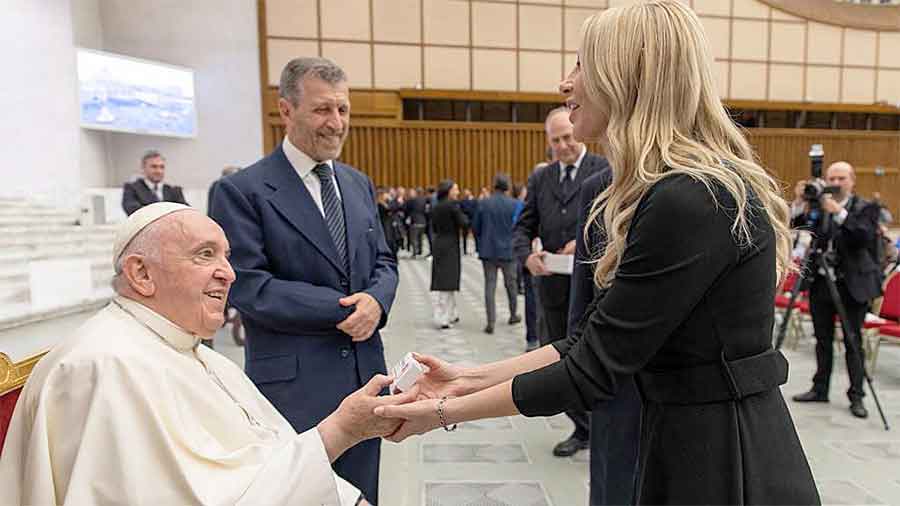 Francisco recibió a Fabiola Yáñez en el Vaticano
