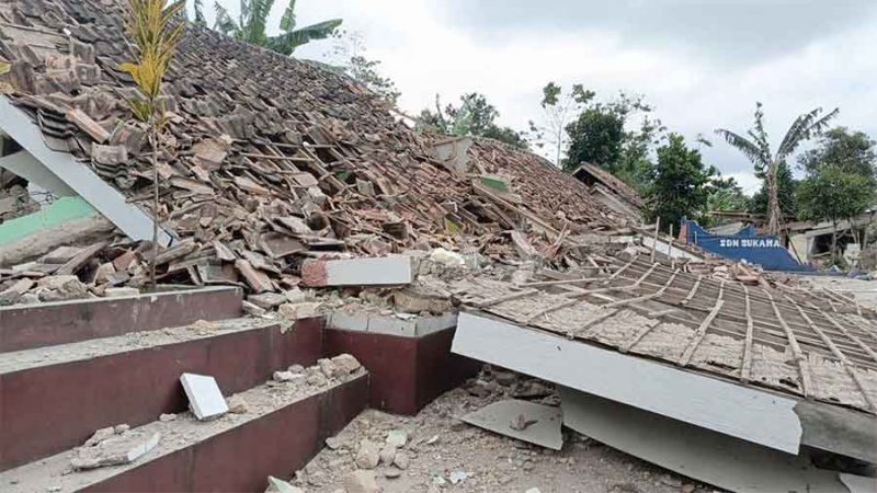 Terremoto en Indonesia: al menos 56 personas murieron y hay 700 heridos