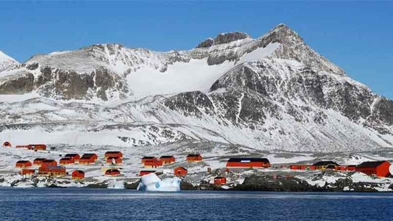 Los ministerios de Cultura y Defensa inauguran un ciclo de actividades artísticas en la Antártida