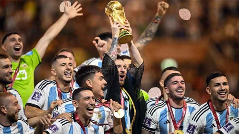 “¡Salud Campeones del Mundo!”: Tapia comparte con los argentinos el recuerdo del año de Qatar 2022