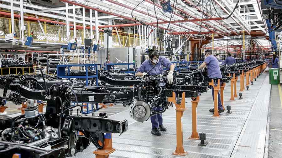 La producción industrial creció 4,1% interanual en marzo, según la UIA