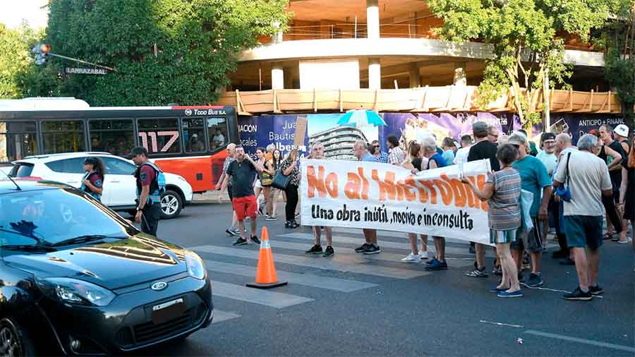 Nueva protesta contra el Metrobús de las avenidas porteñas de Alberdi y Directorio