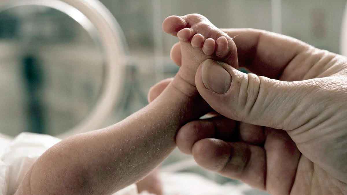 La tasa de mortalidad infantil cayó hasta el registro más bajo de la historia en 2021