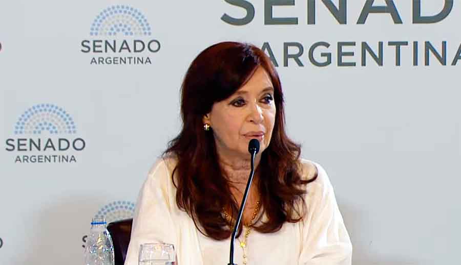 Cristina Fernández repudió un artículo publicado por Federico Sturzenegger