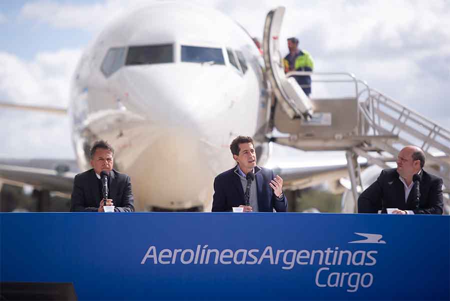 Aerolíneas Argentinas presentó en Ezeiza el primer avión para su negocio de cargas