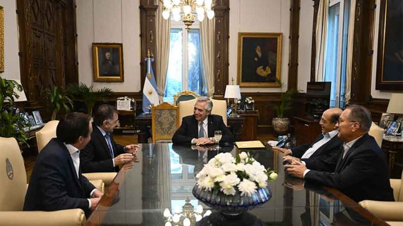 El presidente recibió a intendentes bonaerenses