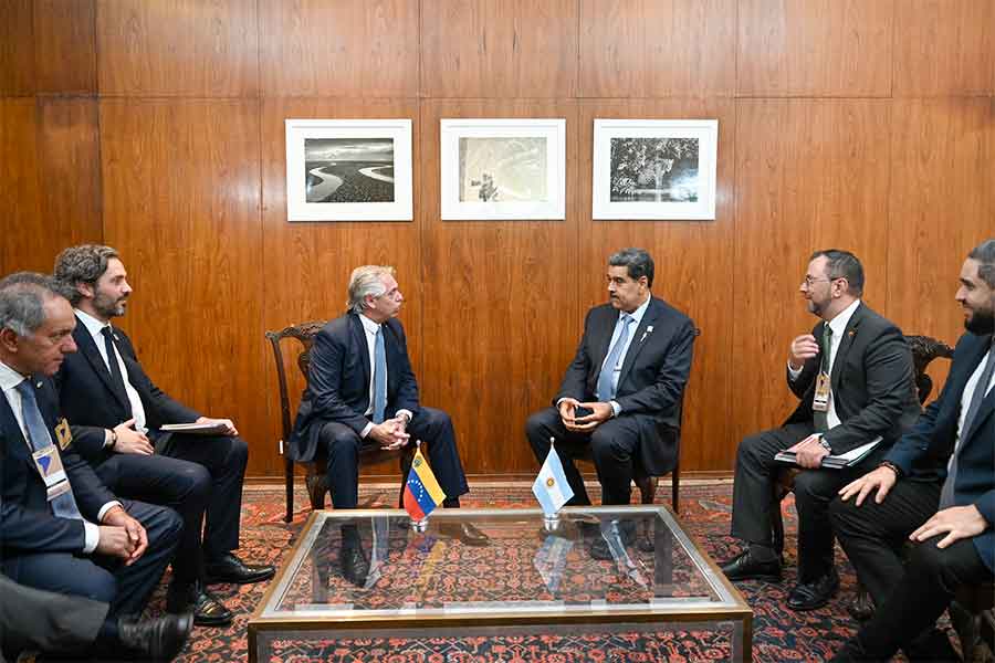 El presidente se reunió con Nicolás Maduro y le pidió que Venezuela vuelva a los organismos y foros internacionales