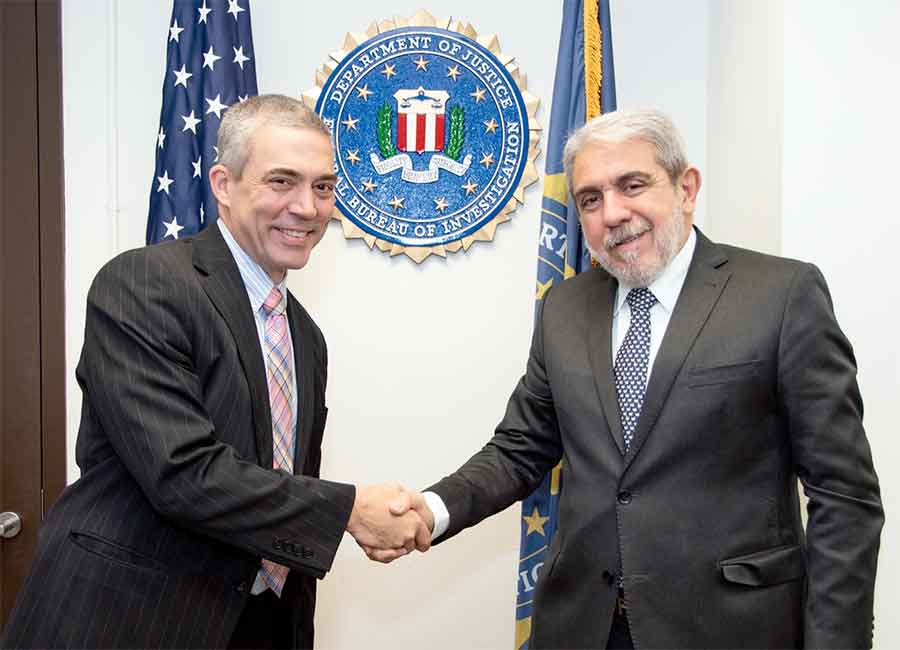 Aníbal Fernández firmó un acuerdo con el FBI que crea un equipo de trabajo para los delitos complejos