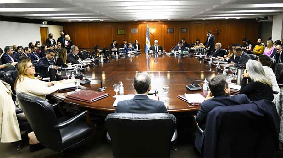 El oficialismo abandonó una reunión del Consejo de la Magistratura que presidía Rosatti