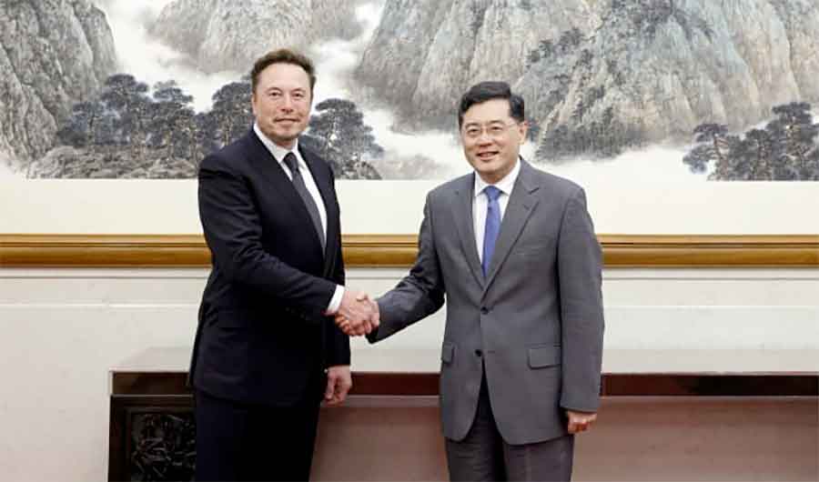 Elon Musk se reúne con el canciller de China en Beijing para hablar de negocios