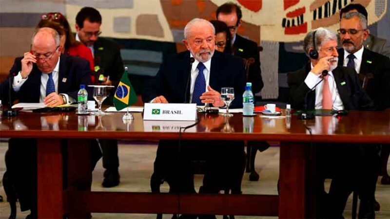 Lula propuso revivir Unasur y trabajar para abandonar el dólar del comercio regional