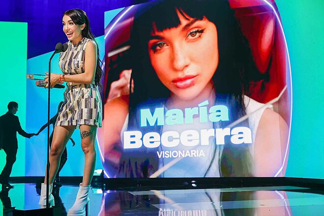 Maria Becerra es reconocida con el premio Visionaria en Billboard Mujeres Latinas en la Música 2023
