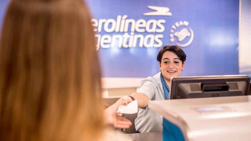 Aerolíneas Argentinas transportará 222 mil pasajeros en el fin de semana largo