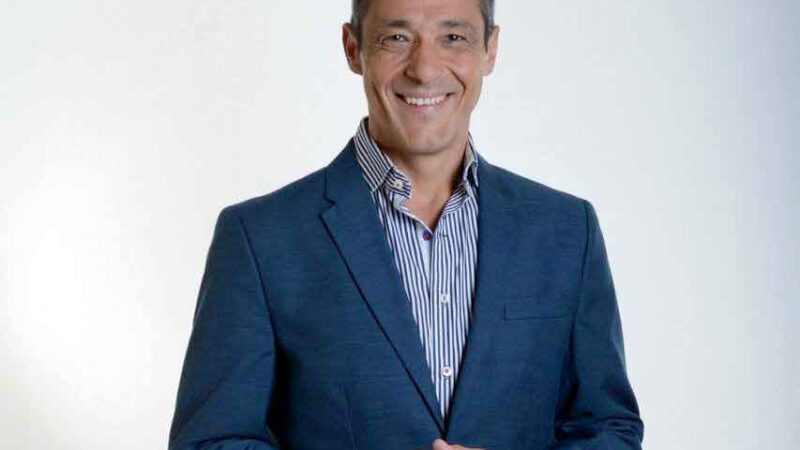 El periodista Guillermo Favale será precandidato a intendente del Partido de La Costa