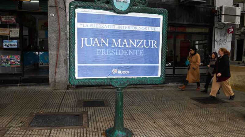 Aparecieron afiches de “Manzur presidente” en las calles de la Ciudad de Buenos Aires