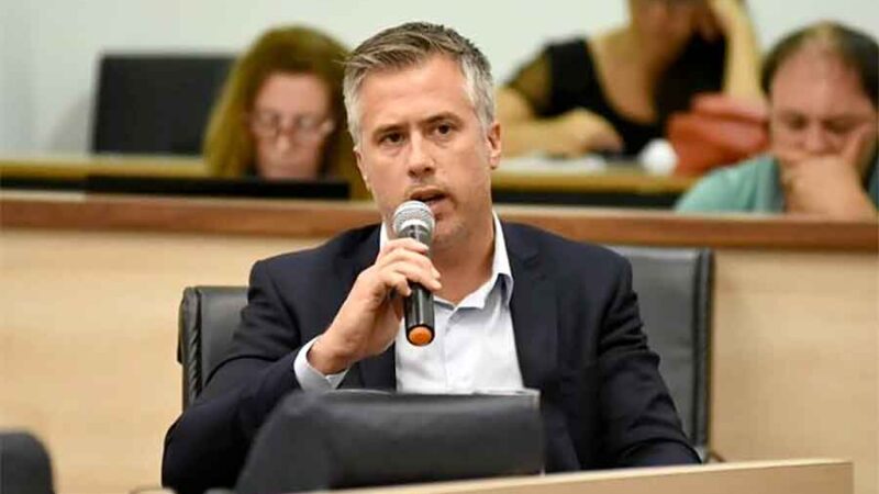 Leandro Busatto: “El gobernador no quiso ordenar el peronismo de Santa Fe”