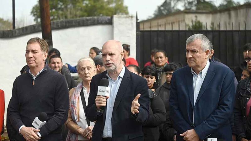 Larreta anunció ajustes en el Estado, terminar con los “privilegios de la política” y se mostró junto a Jorge Macri en Caballito