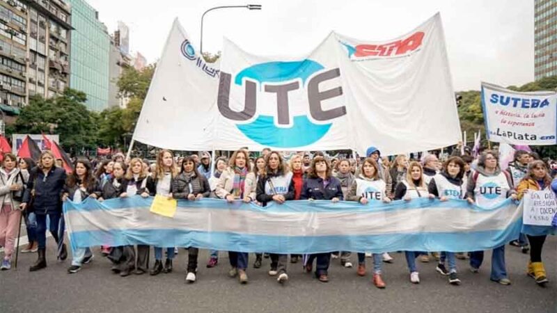 Sindicatos docentes rechazan bono del gobierno porteño que beneficia a quienes no hicieron huelga