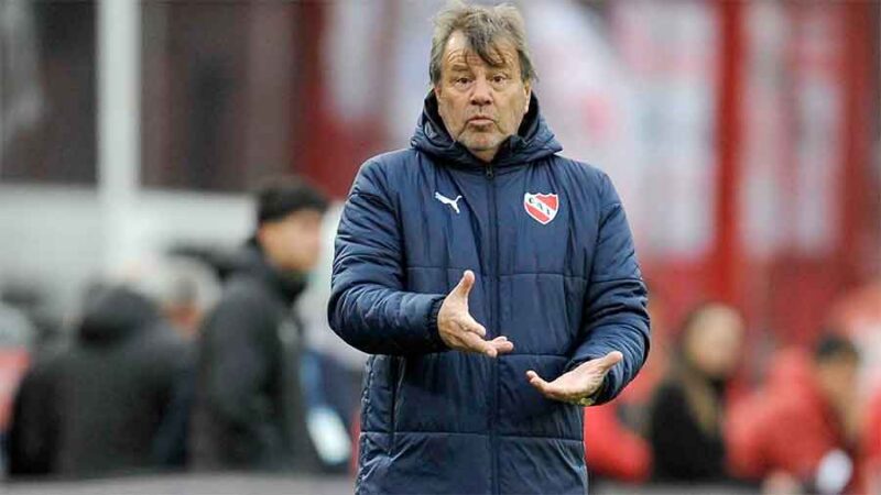 Zielinski renunció a la dirección técnica de Independiente tras la derrota ante Colón