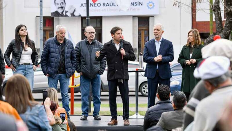 Kicillof inauguró el ateneo Raúl Alfonsín en La Plata acompañado por dirigentes de origen radical