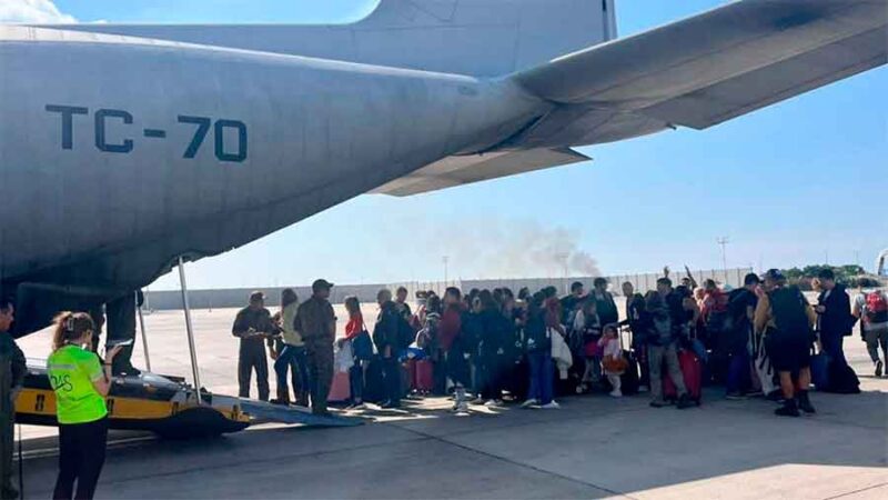 Aterrizó en Roma el tercer vuelo con otros 46 argentinos evacuados de Israel