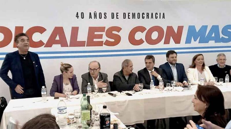 El radicalismo frente al balotaje: Al canto de “Sergio Massa presidente de la mano de Alfonsín”, apoyan al candidato de UxP
