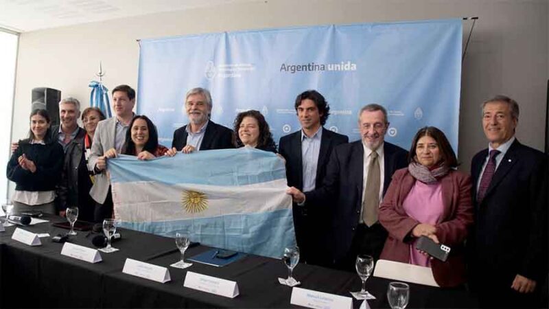Aprobaron la primera vacuna argentina contra la Covid-19 y es “un hito de la ciencia nacional”