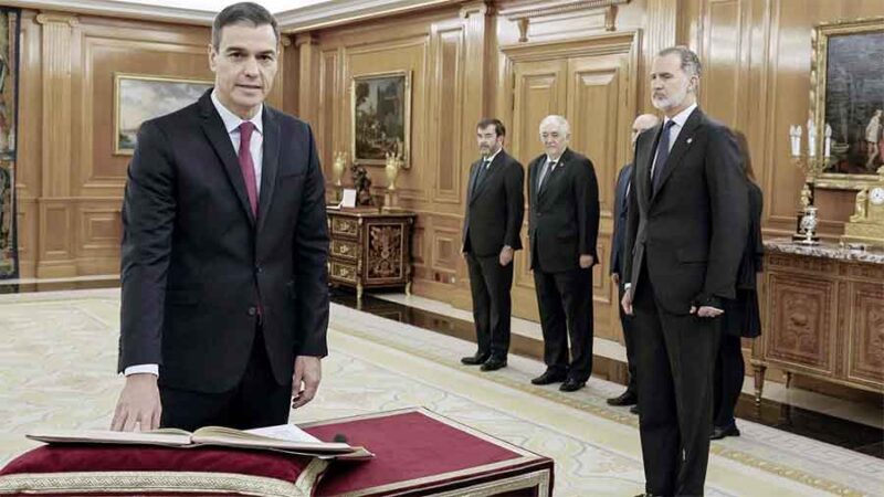 Sánchez juró ante el rey Felipe VI el cargo de presidente del Gobierno español