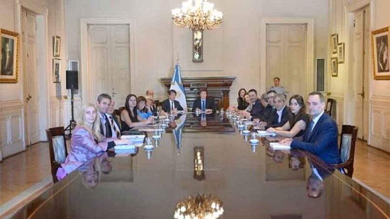 Milei encabezó su primera reunión de Gabinete para encarar el “reordenamiento del Estado”