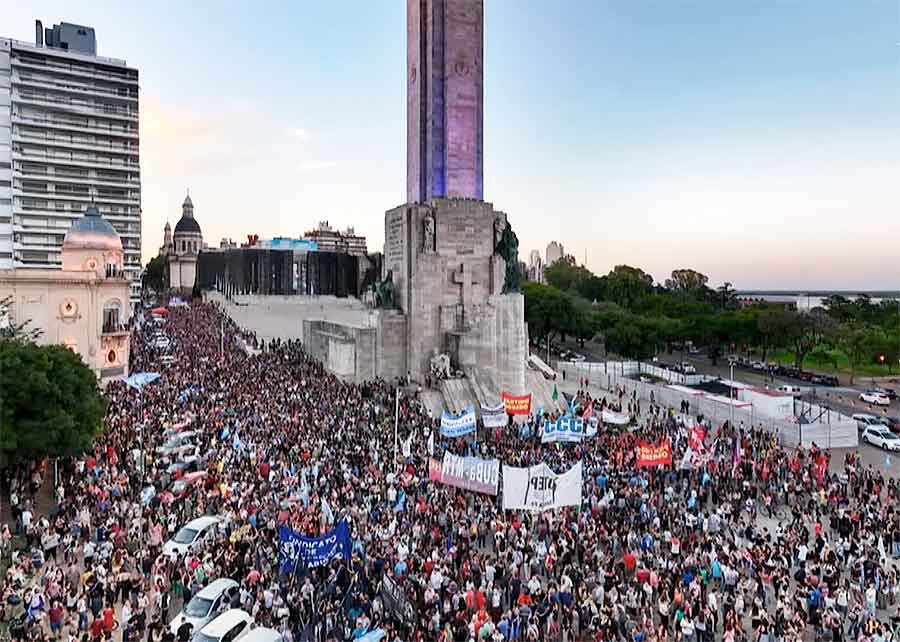 Segunda día consecutivo de protestas masivas en rechazo al DNU de Milei