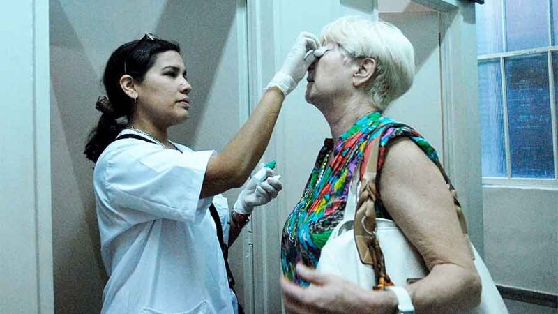 Especialistas afirman que la oftalmología argentina “puede sufrir riesgos irreparables”