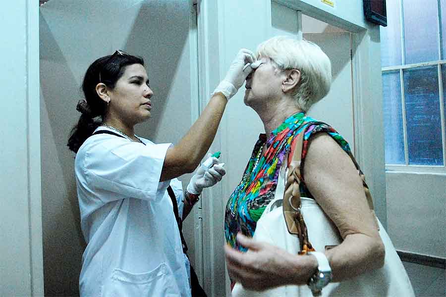 Especialistas afirman que la oftalmología argentina “puede sufrir riesgos irreparables”