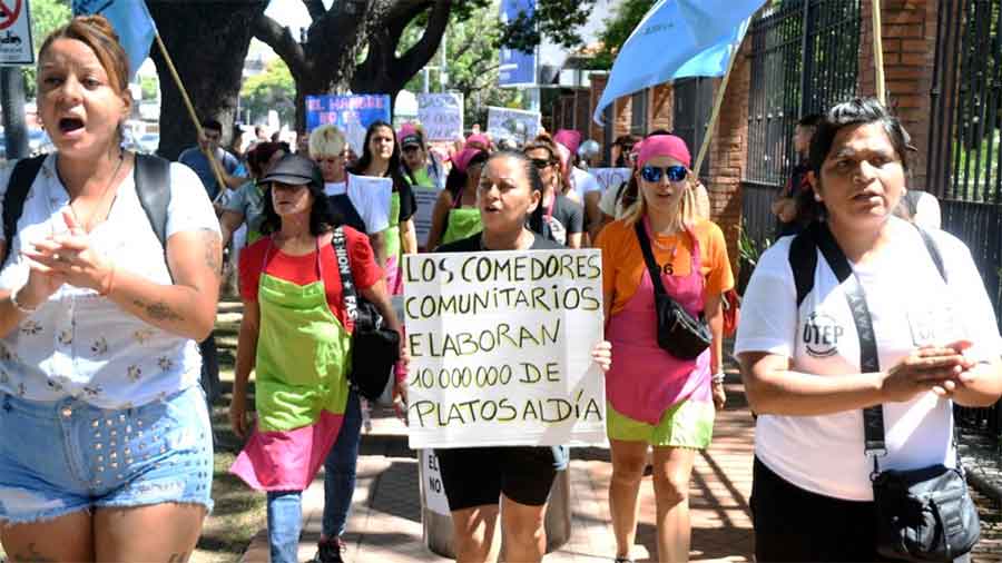 Somos Barrios de Pie protestó frente a la Quinta de Olivos por alimentos