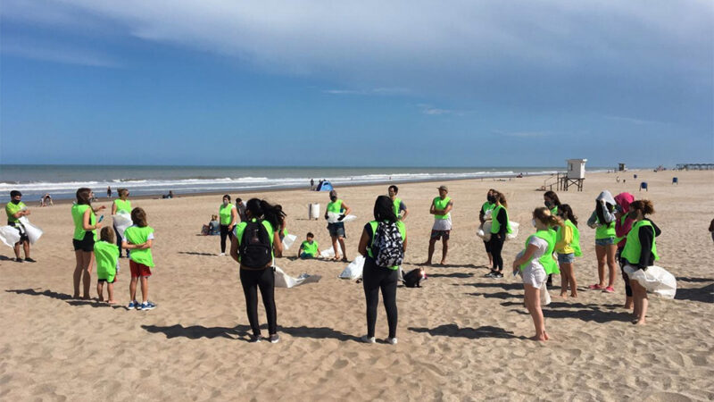 Limpieza de playas: la iniciativa que propone VEA para crear conciencia sobre el manejo de los residuos en la Costa Atlántica