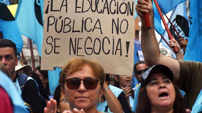 Córdoba: paro y movilización de docentes con respaldo del gobernador Llaryora