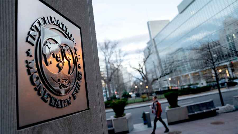 El FMI apoya la gestión de Milei con U$S 4700 millones pero advierte de una estanflación