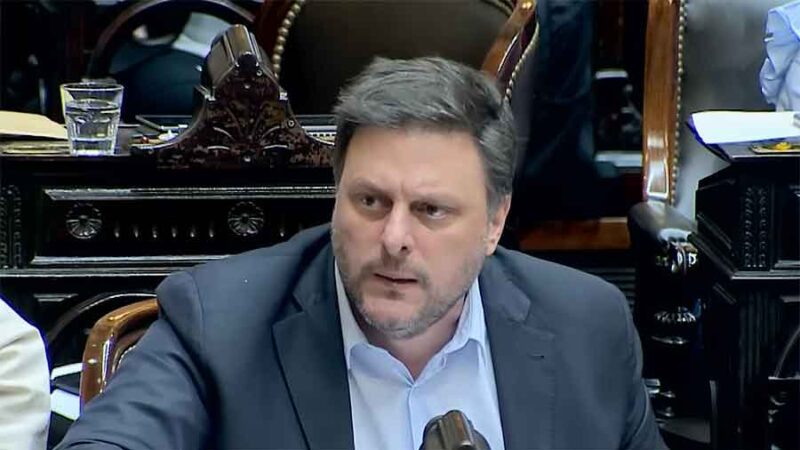 Leandro Santoro: “Es una derrota política del Gobierno y papelón histórico”