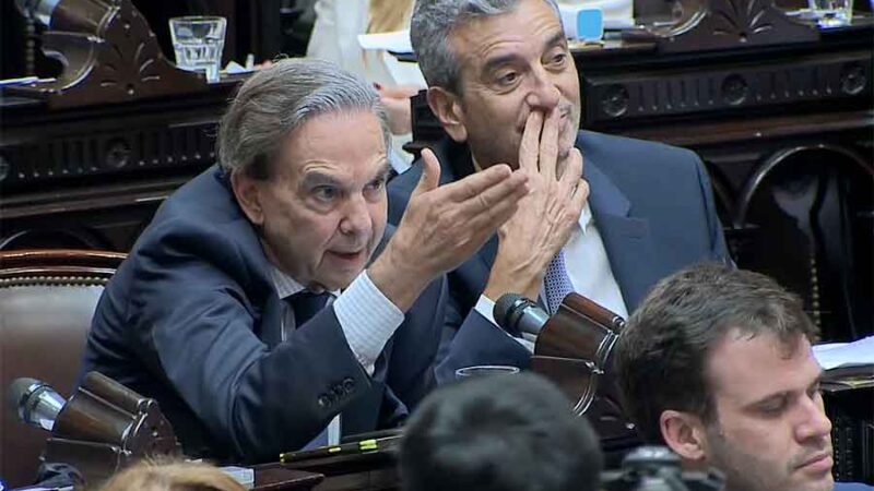 Diputados volvió a enviar a comisiones el proyecto de ley “Bases” y levantó la sesión, luego de que el autodenominado “traidor” Pichetto, pidiera un cuarto intermedio