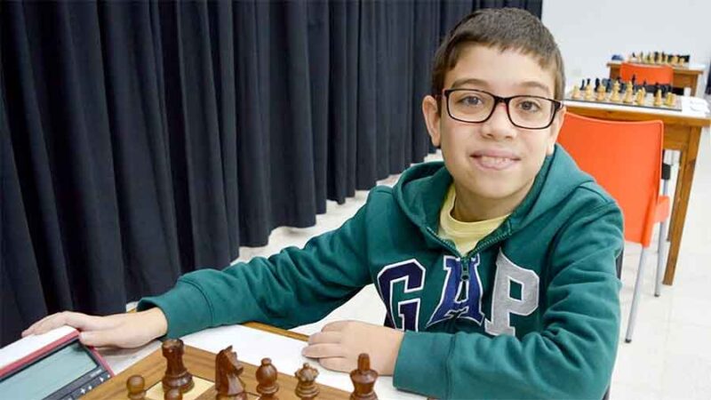 “Nuestro Messi del Ajedrez”: Faustino Oro el argentino de 10 años y simpatizante de Vélez que le ganó al número uno del mundo Magnus Carlsen en la Bullet Brawl 2024