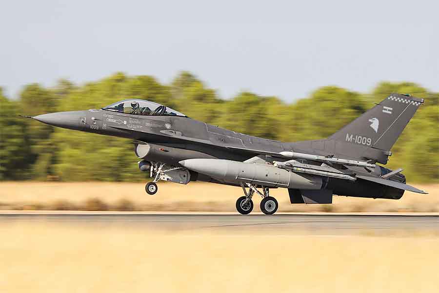 El Gobierno anunció la compra de 24 aviones de combate F-16 a Dinamarca