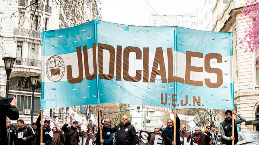 Los judiciales paran 24 horas en todo el país por una inmediata recomposición salarial 